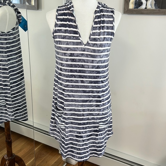NWT Blue Curl Swim Coverup Size Small. - Picture 1 of 7